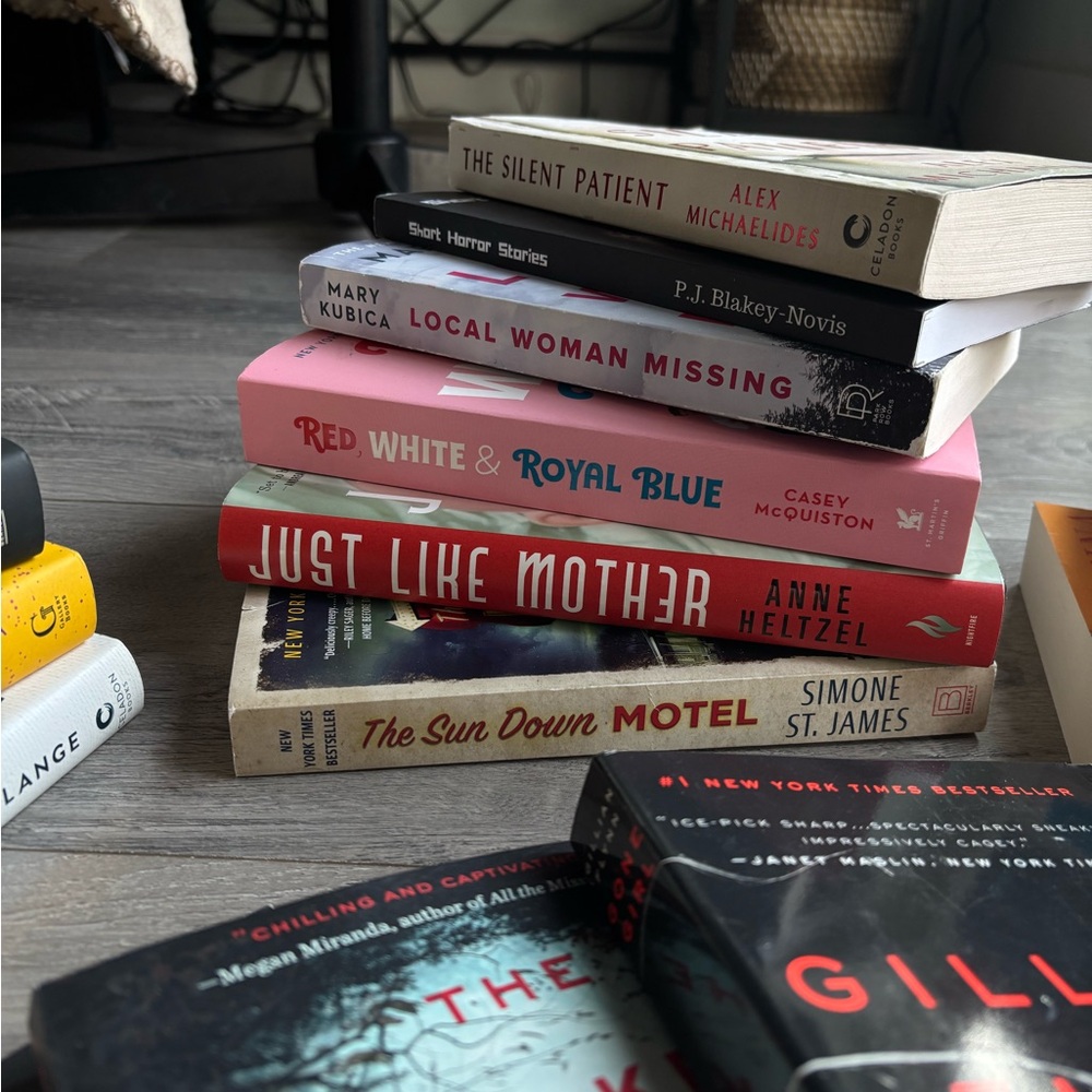 MASSIVE BOOK BUNDLE - Picture 3 of 7